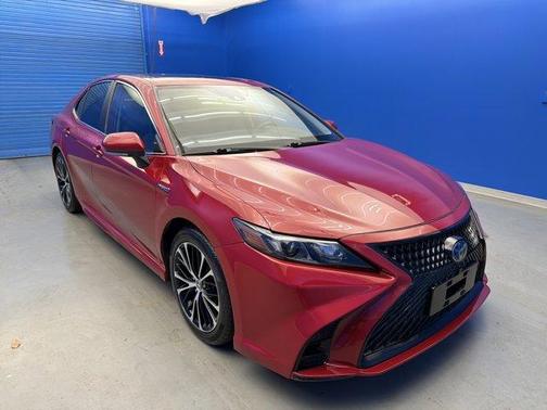 2020 Toyota Camry Hybrid SE