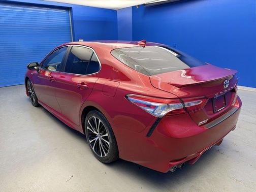 2020 Toyota Camry Hybrid SE