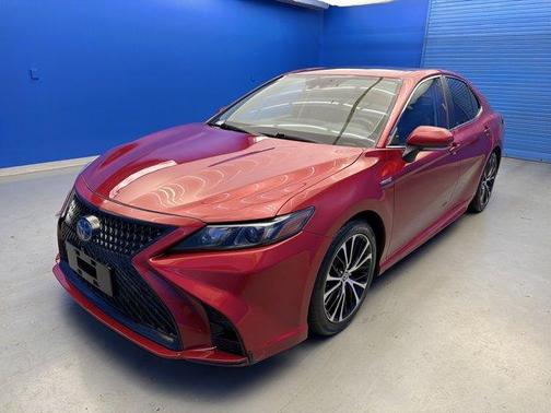 2020 Toyota Camry Hybrid SE