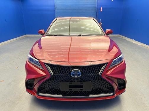 2020 Toyota Camry Hybrid SE