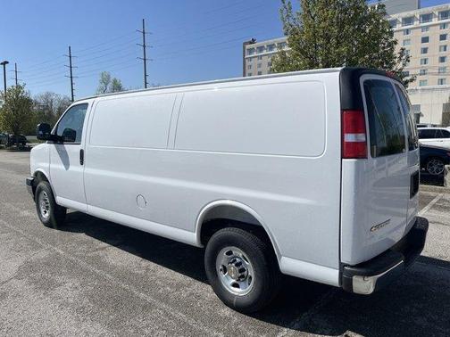 2025 Chevrolet Express 3500 Work Van