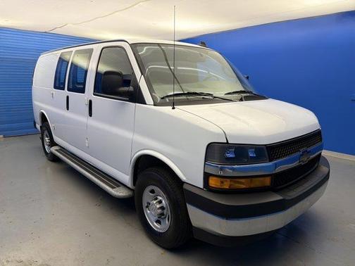 Summit White 2024 Chevrolet Express 2500 Work Van