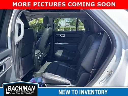 Star White 2023 Ford Explorer XLT