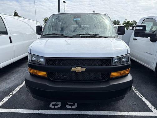 2025 Chevrolet Express 3500 LS
