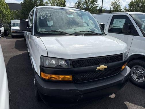 2025 Chevrolet Express 3500 Work Van
