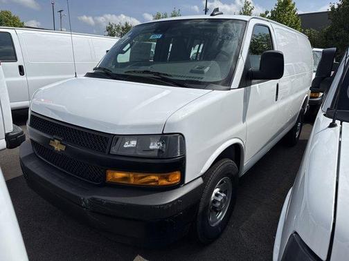 2025 Chevrolet Express 3500 Work Van
