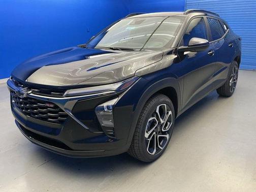 Mosaic Black Metallic 2026 Chevrolet Trax 2RS