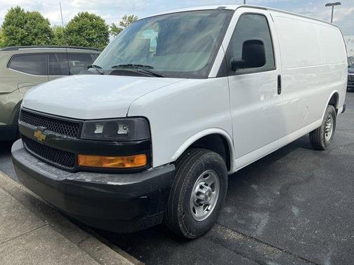 Summit White 2026 Chevrolet Express 2500 Work Van