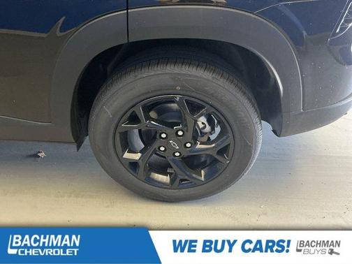 Mosaic Black Metallic 2026 Chevrolet Trax LT