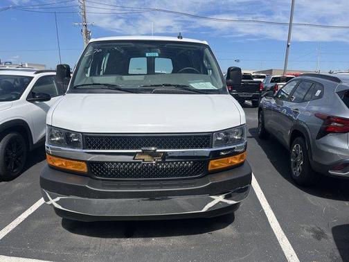2025 Chevrolet Express 3500 Work Van