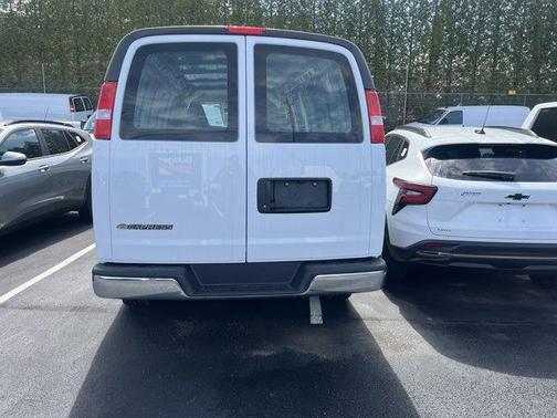 2025 Chevrolet Express 3500 Work Van