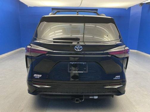 2022 Toyota Sienna XSE 7 Passenger