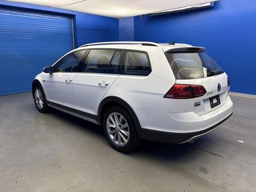 2017 Volkswagen Golf Alltrack TSI SE