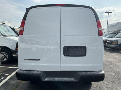 Summit White 2026 Chevrolet Express 2500 Work Van