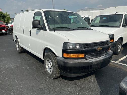 Summit White 2026 Chevrolet Express 2500 Work Van
