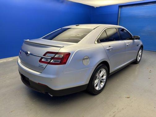 2016 Ford Taurus SEL