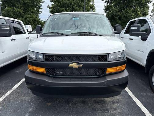 2025 Chevrolet Express 3500 LS