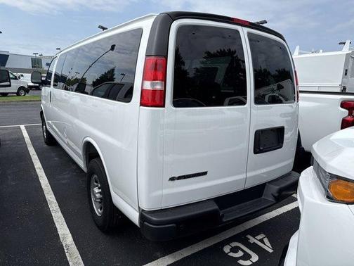 2025 Chevrolet Express 3500 LS