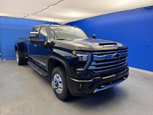 2025 Chevrolet Silverado 3500 High Country