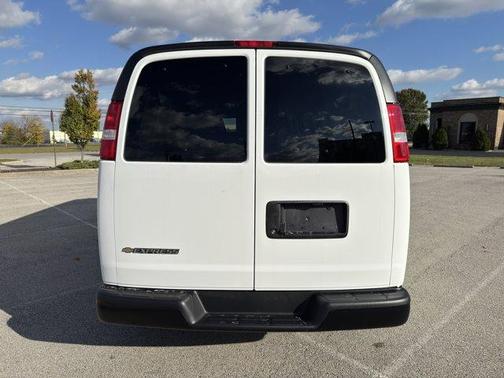 2025 Chevrolet Express 3500 LS