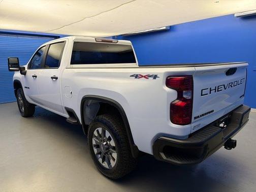 Summit White 2024 Chevrolet Silverado 2500 Custom