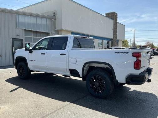 2025 Chevrolet Silverado 2500 Custom