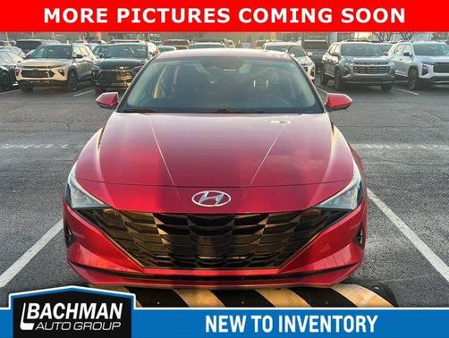 2023 Hyundai ELANTRA SE