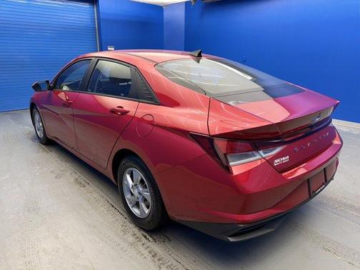 2023 Hyundai ELANTRA SE