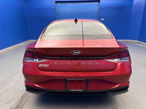 2023 Hyundai ELANTRA SE