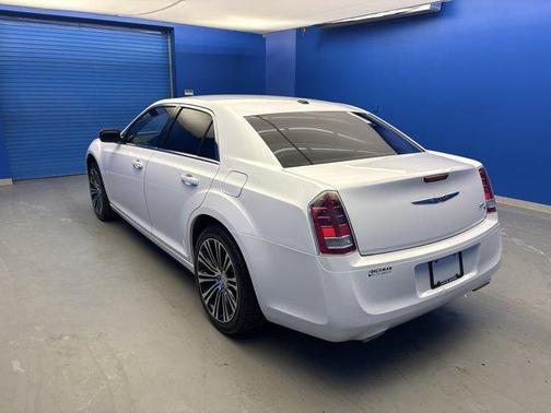 Ivory Tri Coat Pearl 2014 Chrysler 300 S