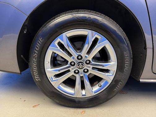 2023 Toyota Sienna Platinum 7 passenger