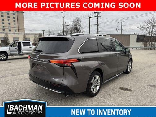 2023 Toyota Sienna Platinum 7 passenger