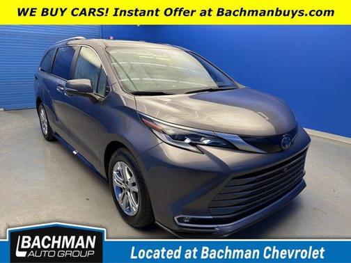 2023 Toyota Sienna Platinum 7 passenger