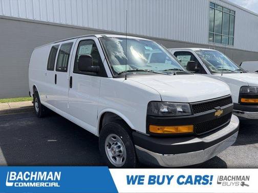 Summit White 2026 Chevrolet Express 3500 Work Van