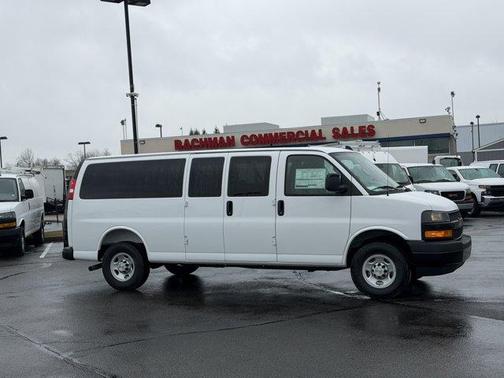 2025 Chevrolet Express 3500 LS