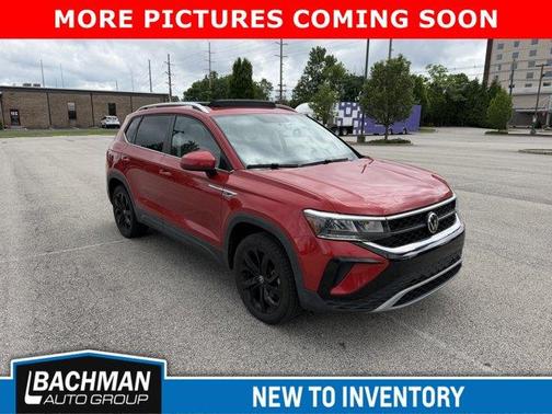Kings Red 2022 Volkswagen Taos 1.5T SE