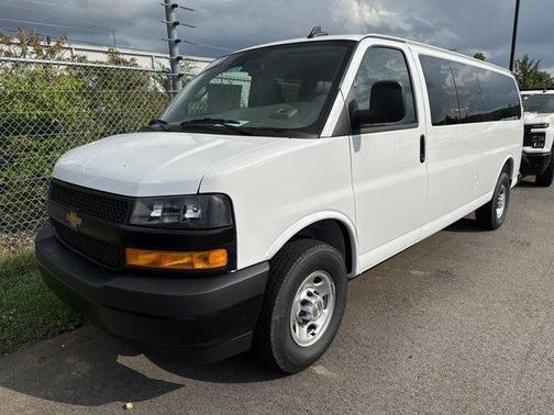 2025 Chevrolet Express 3500 LS