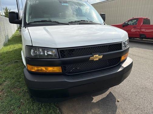2025 Chevrolet Express 3500 LS