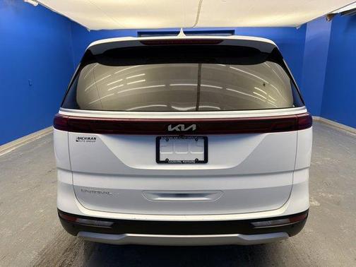 2024 Kia Carnival EX