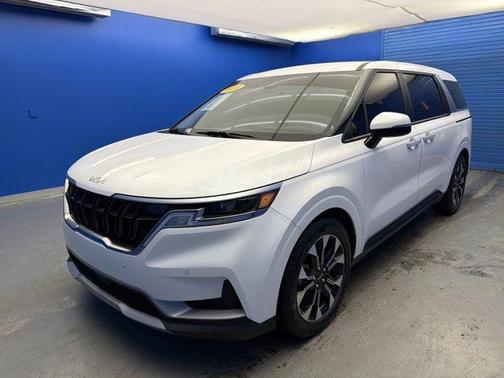 2024 Kia Carnival EX