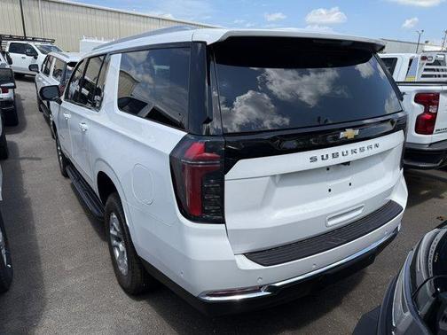 2025 Chevrolet Suburban LS