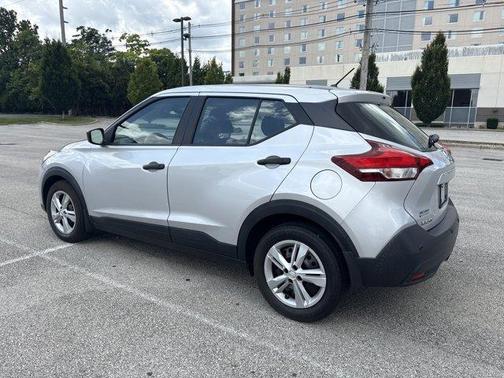 2020 Nissan Kicks S