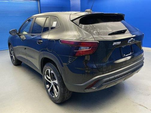 Mosaic Black Metallic 2026 Chevrolet Trax 1RS