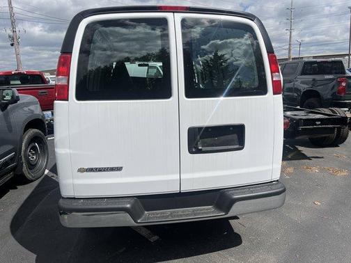 2025 Chevrolet Express 3500 Work Van
