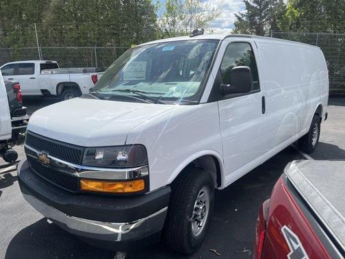 2025 Chevrolet Express 3500 Work Van