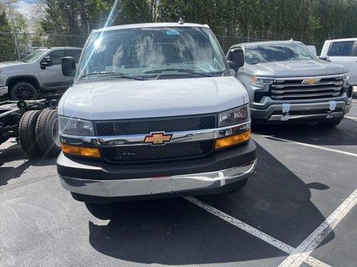 2025 Chevrolet Express 3500 Work Van