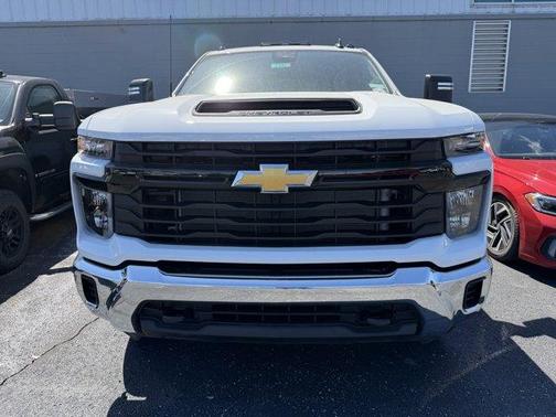 Summit White 2026 Chevrolet Silverado 3500 WT