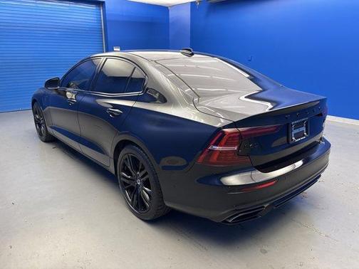 2022 Volvo S60 Recharge Plug-In Hybrid T8 Black Edition R-Design Extended Range