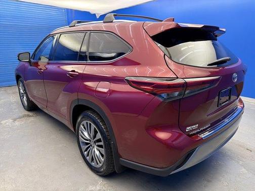 2022 Toyota Highlander Platinum
