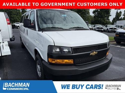 2025 Chevrolet Express 3500 LS